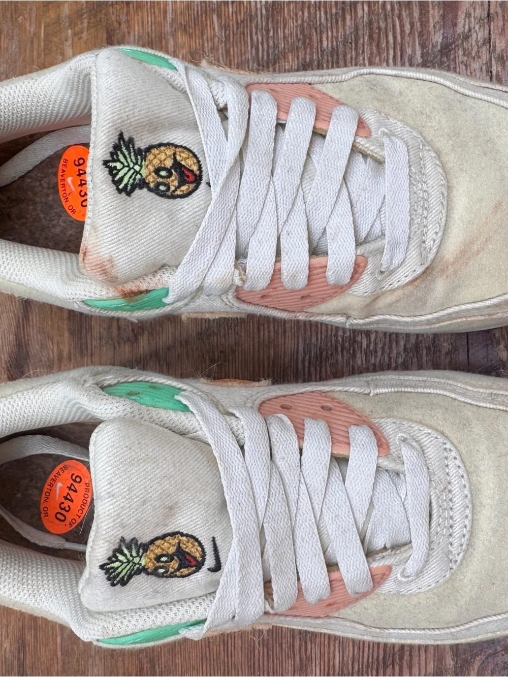 Nike Off-White Cream and Mint Low-Top Sneaker